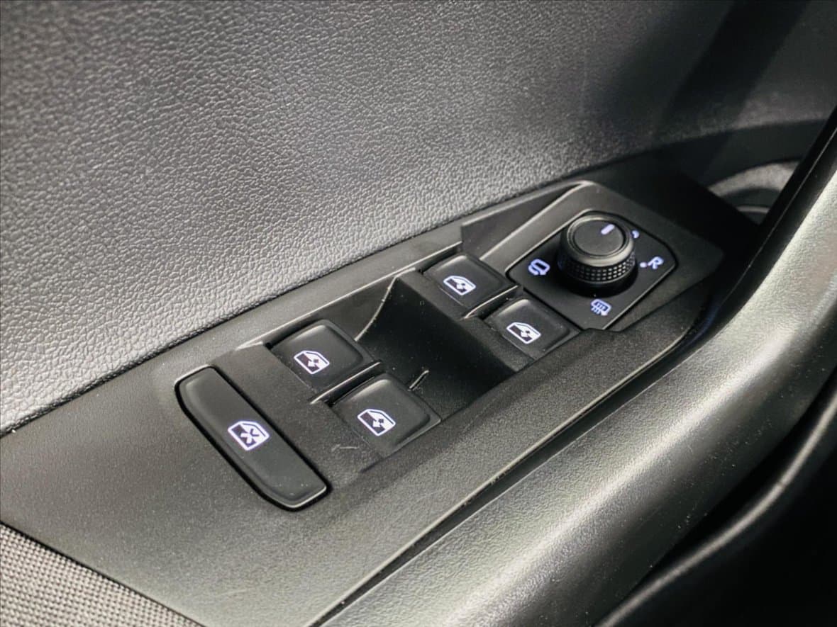 2022 Volkswagen POLO - 12