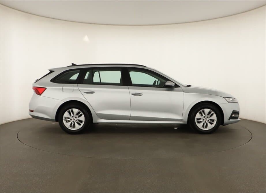 2022 Škoda OCTAVIA - 8