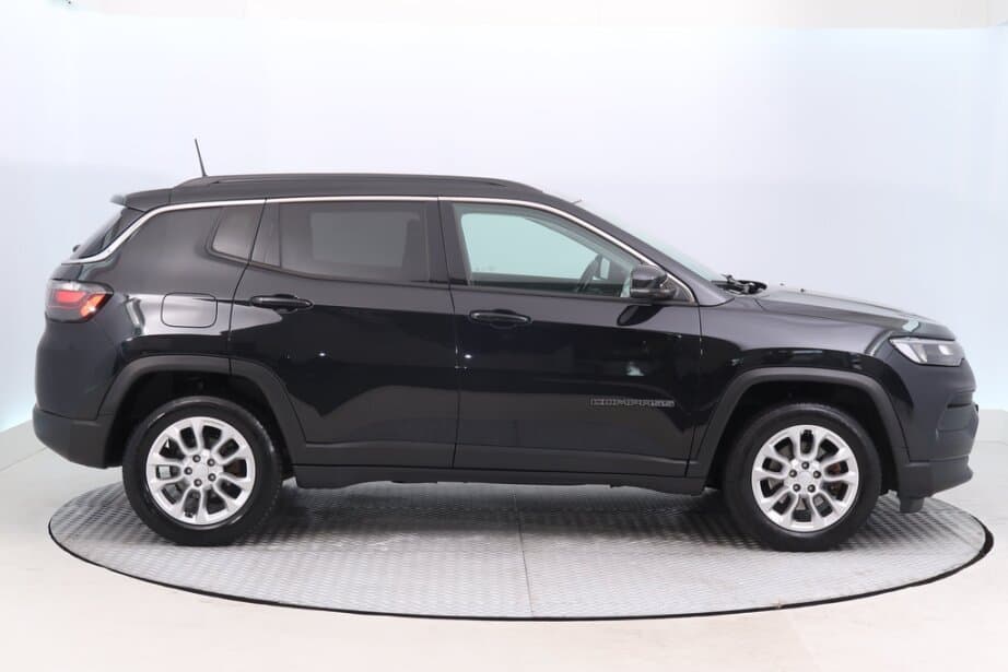 2021 Jeep COMPASS - 8