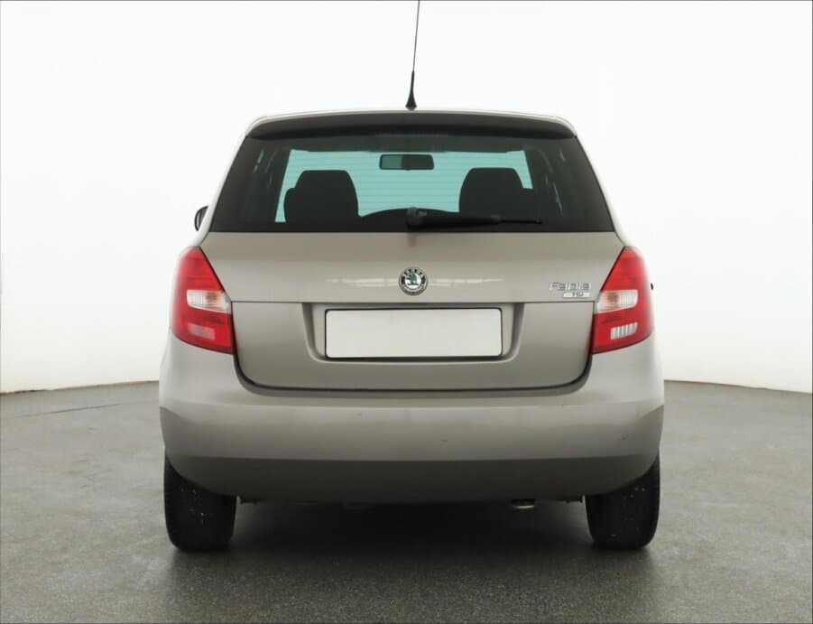 2011 Škoda FABIA - 11