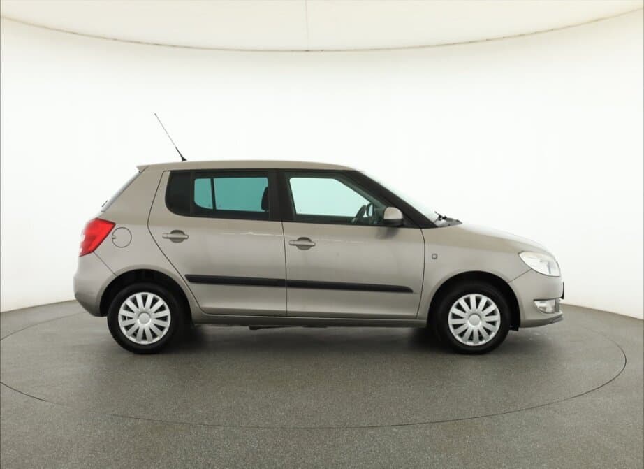 2011 Škoda FABIA - 15