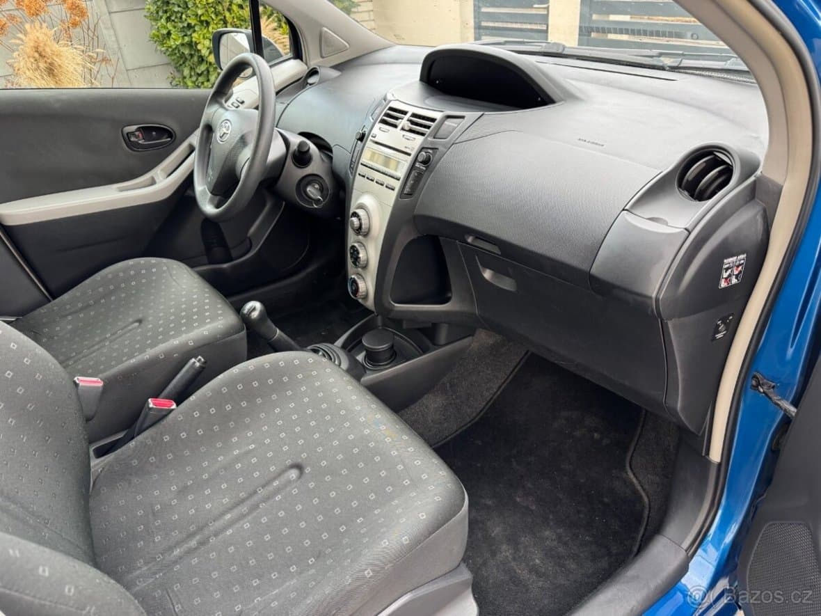 2008 Toyota YARIS - 5