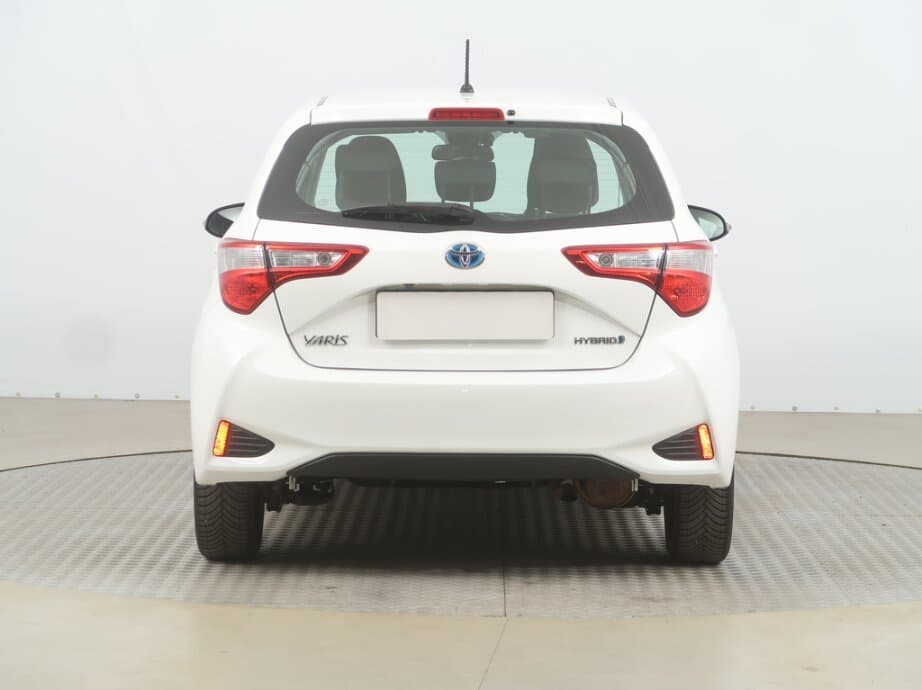 2018 Toyota YARIS - 11