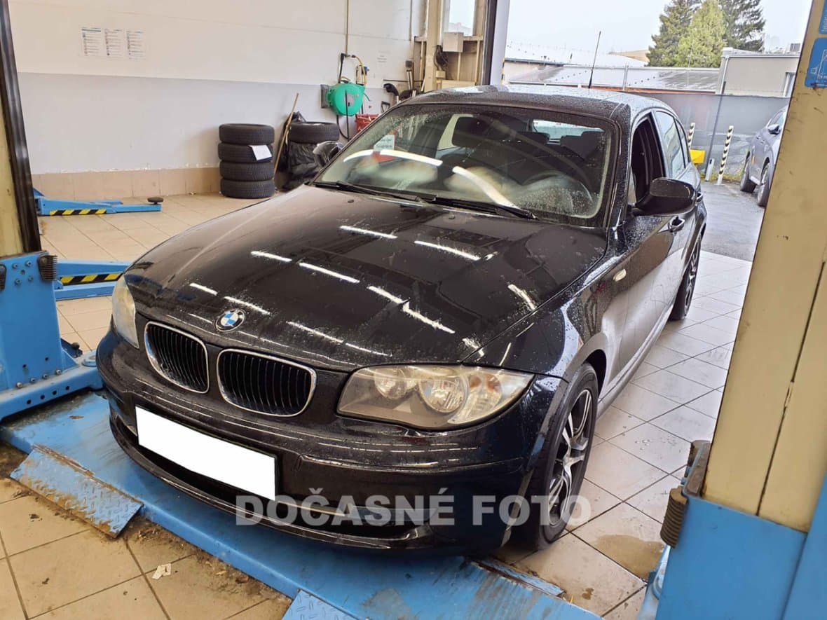 2011 BMW 1-SERIES