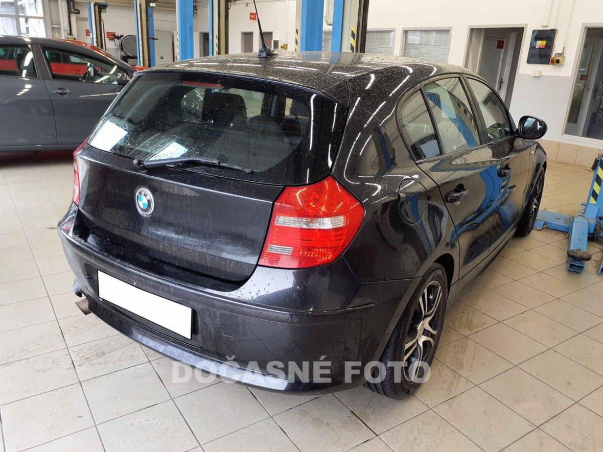 2011 BMW 1-SERIES - 2