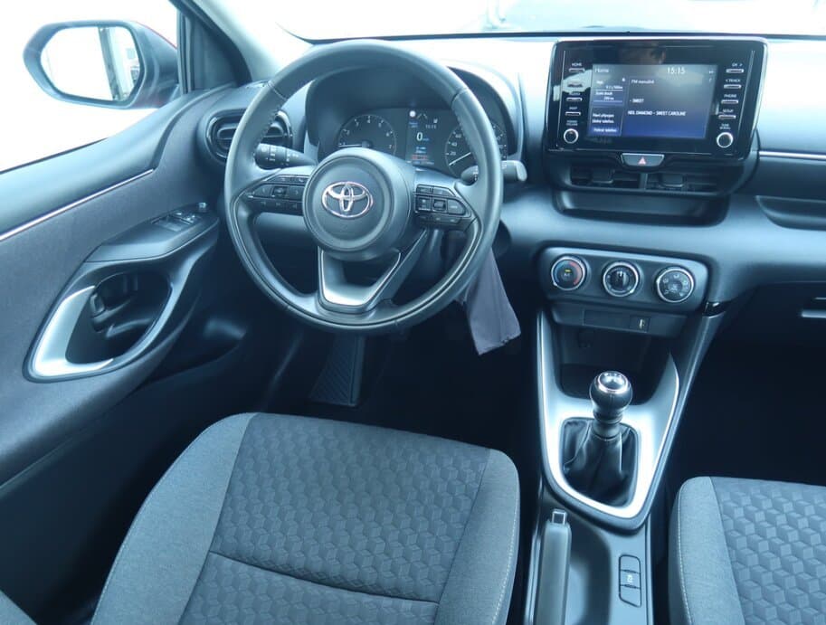 2023 Toyota YARIS - 9