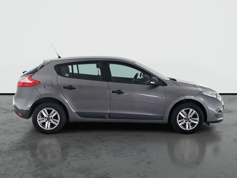 2011 Renault MEGANE - 8