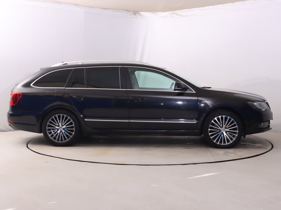 2014 Škoda SUPERB - 8