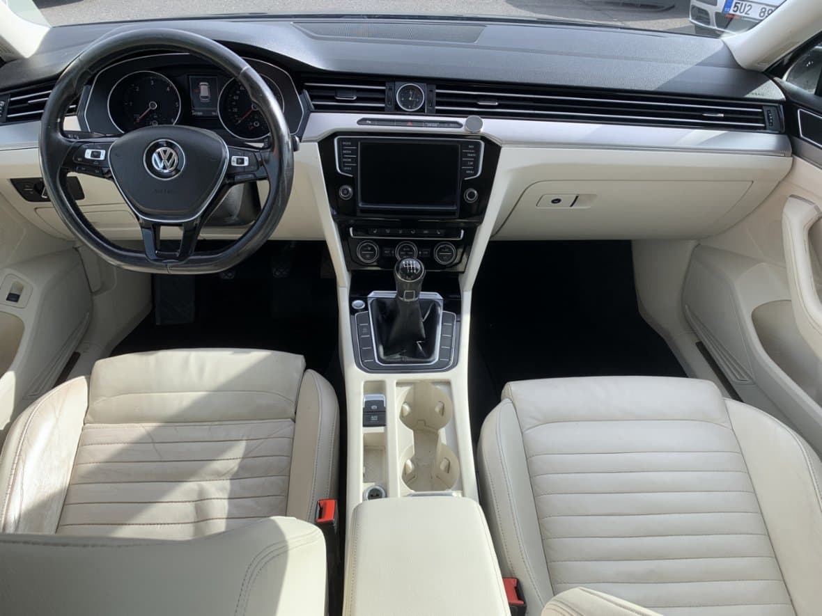 2015 Volkswagen PASSAT - 8