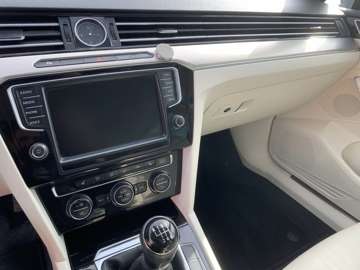 2015 Volkswagen PASSAT - 14