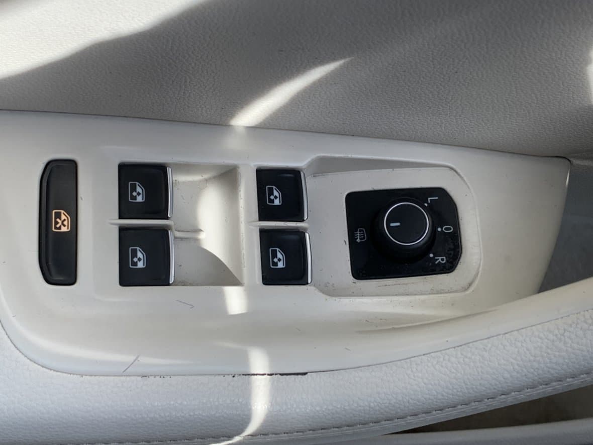 2015 Volkswagen PASSAT - 19