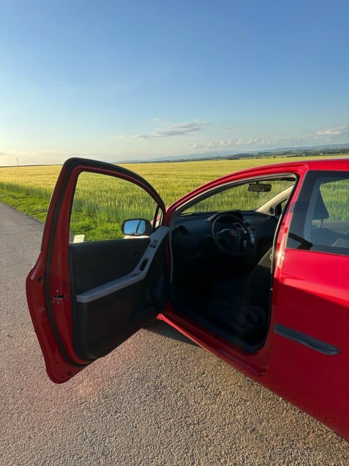 2009 Toyota YARIS - 6