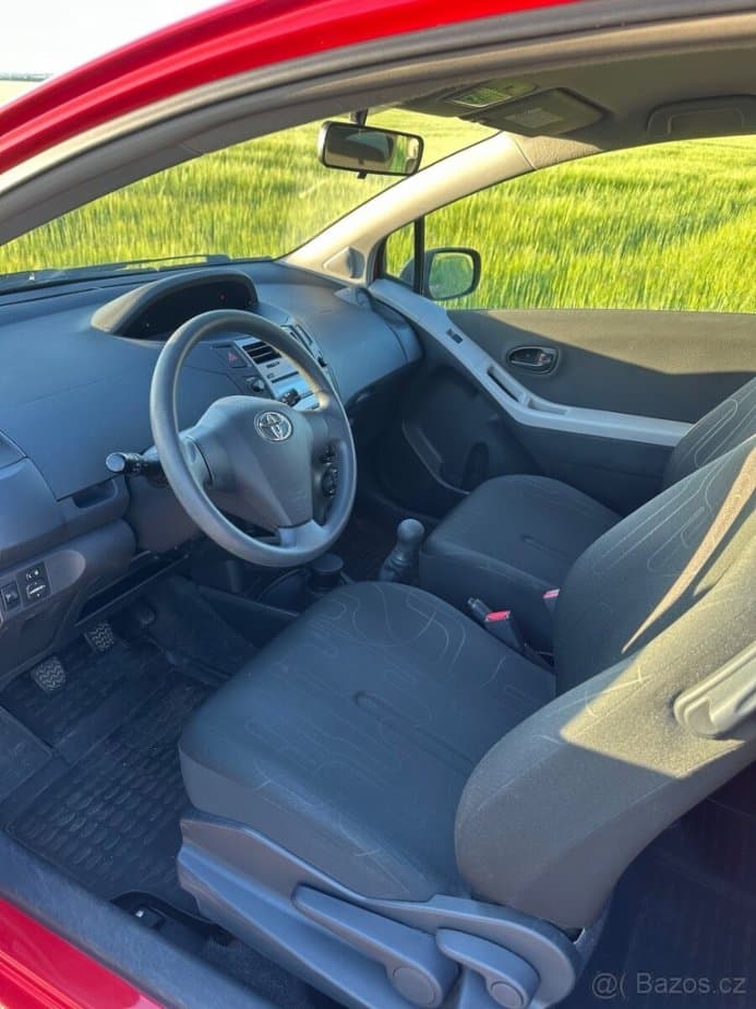 2009 Toyota YARIS - 8