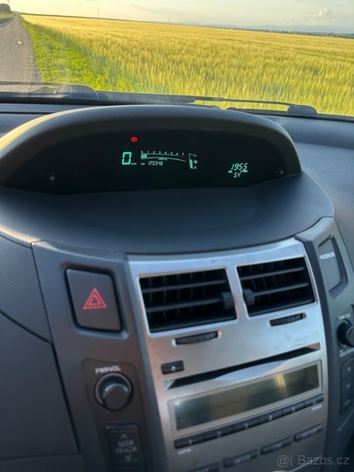2009 Toyota YARIS - 13