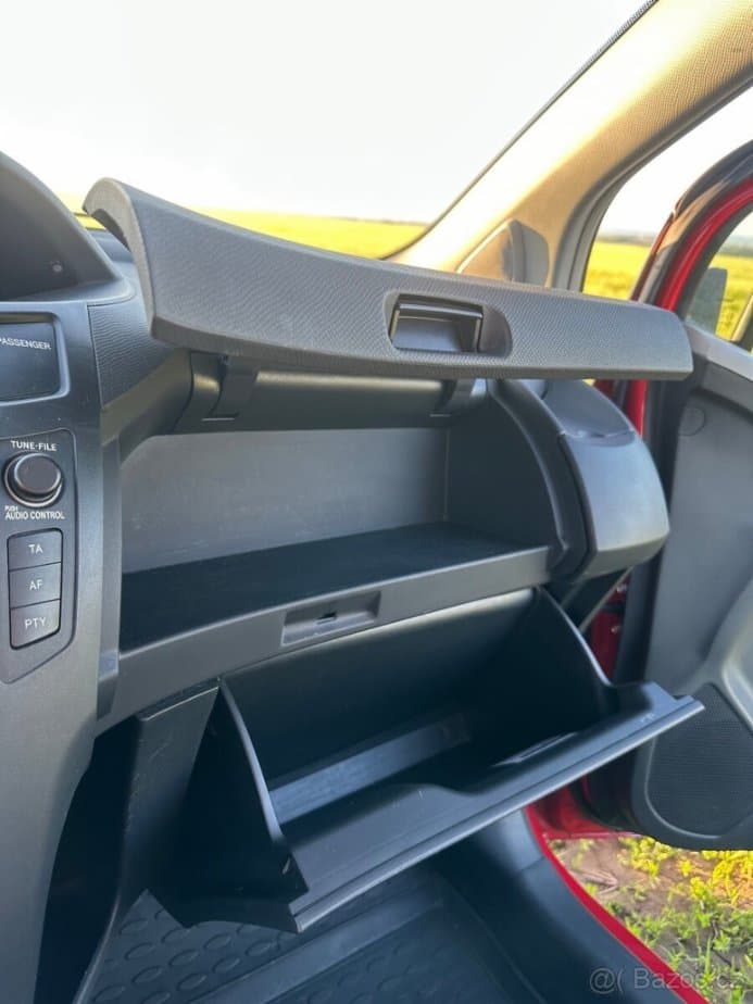 2009 Toyota YARIS - 14