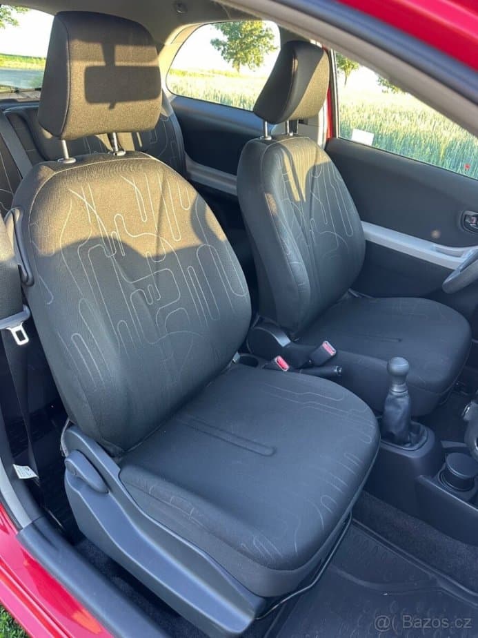 2009 Toyota YARIS - 15
