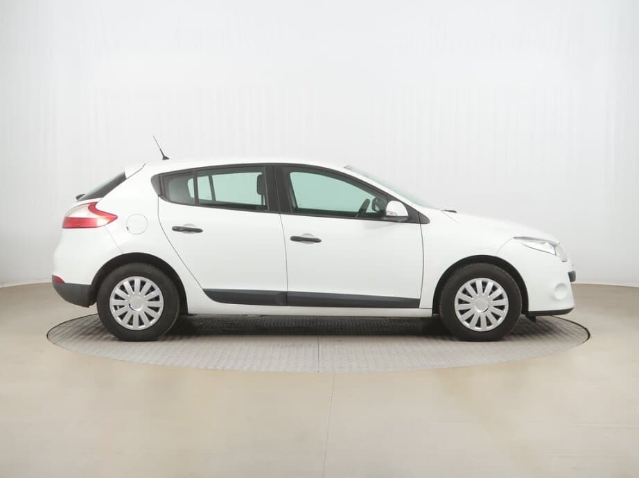 2011 Renault MEGANE - 8