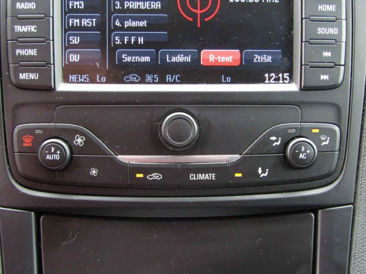 2014 Ford S-MAX - 16
