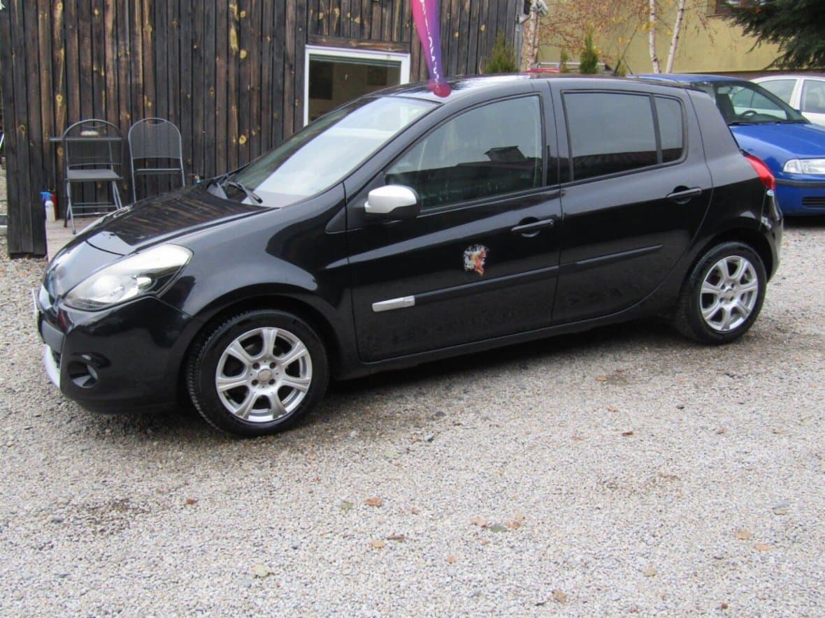 2012 Volkswagen Golf - 2