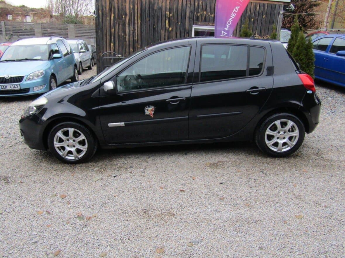 2012 Volkswagen Golf - 3