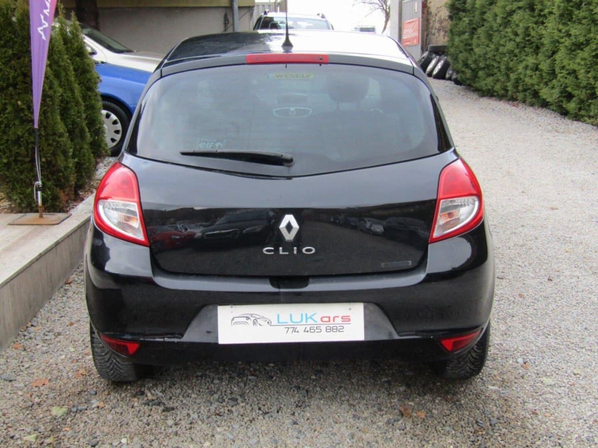 2012 Volkswagen Golf - 12