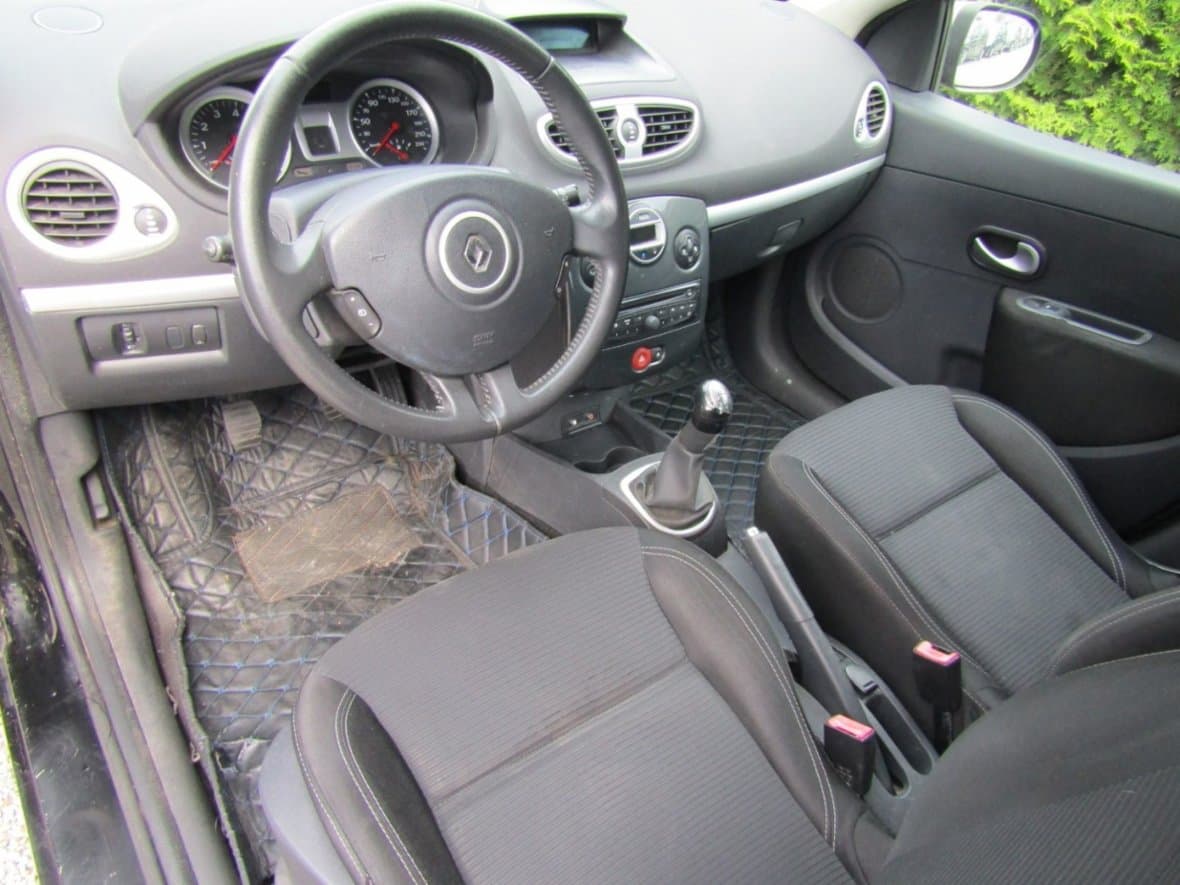 2012 Volkswagen Golf - 13