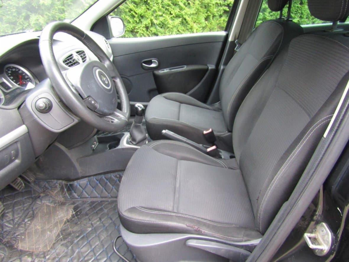 2012 Volkswagen Golf - 19