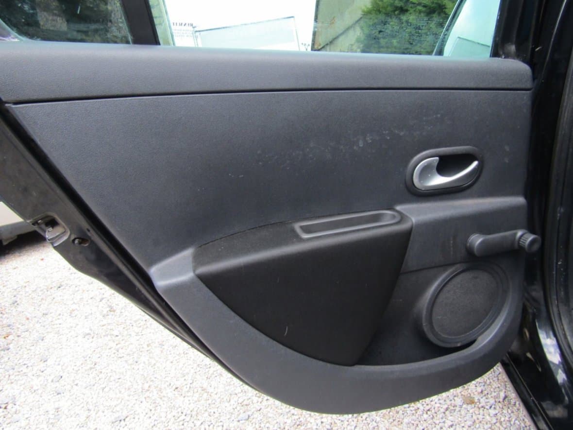 2012 Volkswagen Golf - 20