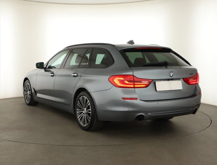2018 BMW 5-SERIES - 5