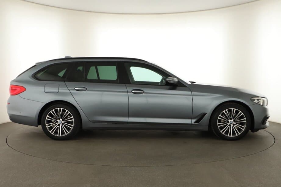 2018 BMW 5-SERIES - 8