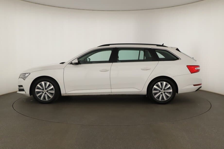 2021 Škoda SUPERB - 4