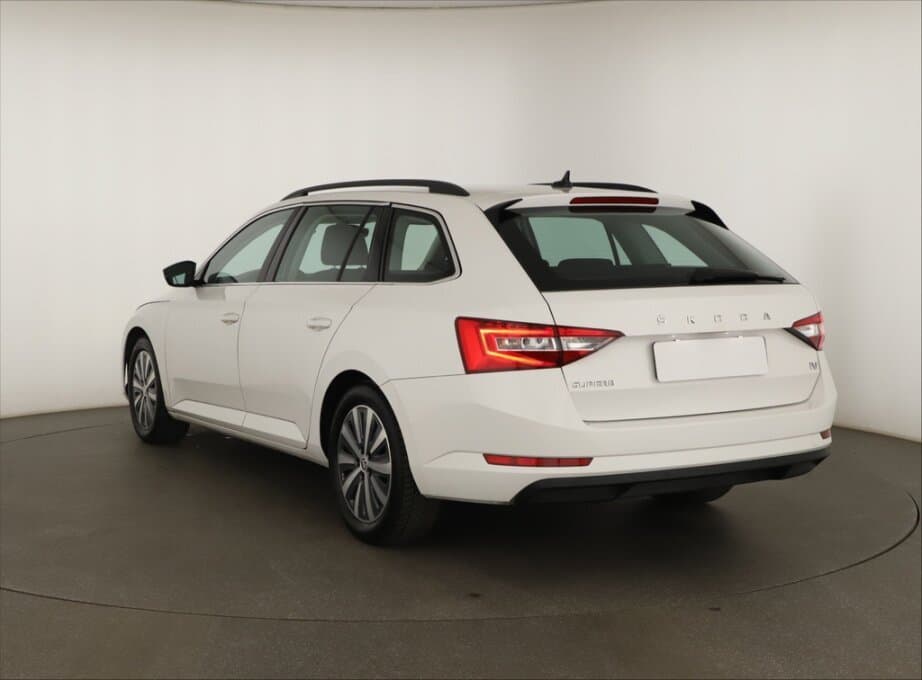 2021 Škoda SUPERB - 5