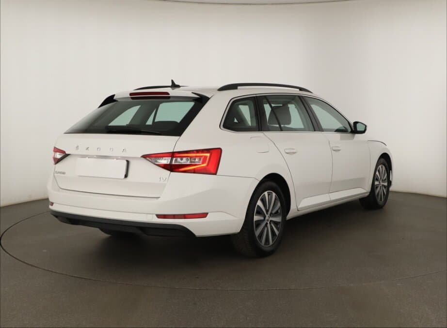 2021 Škoda SUPERB - 7