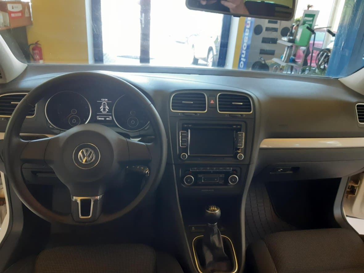 2011 Volkswagen GOLF - 9