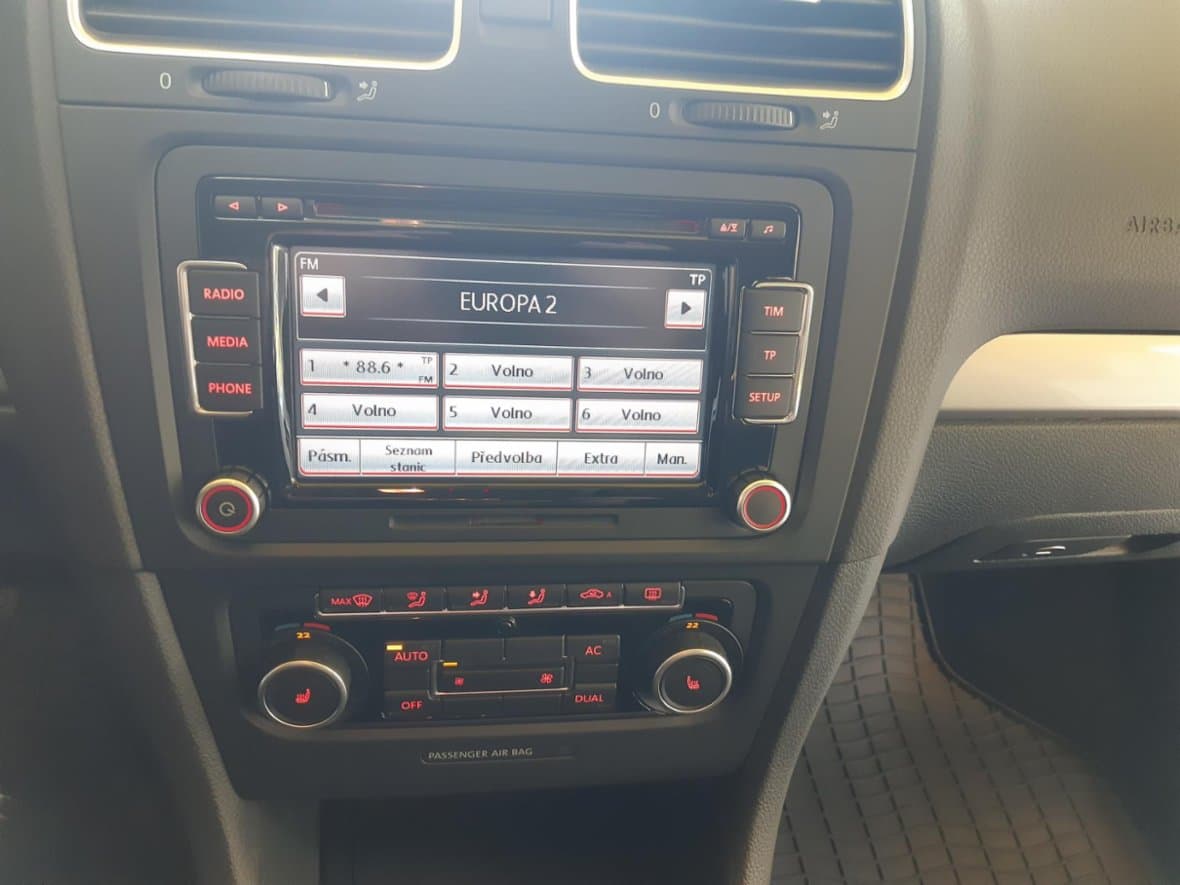 2011 Volkswagen GOLF - 10