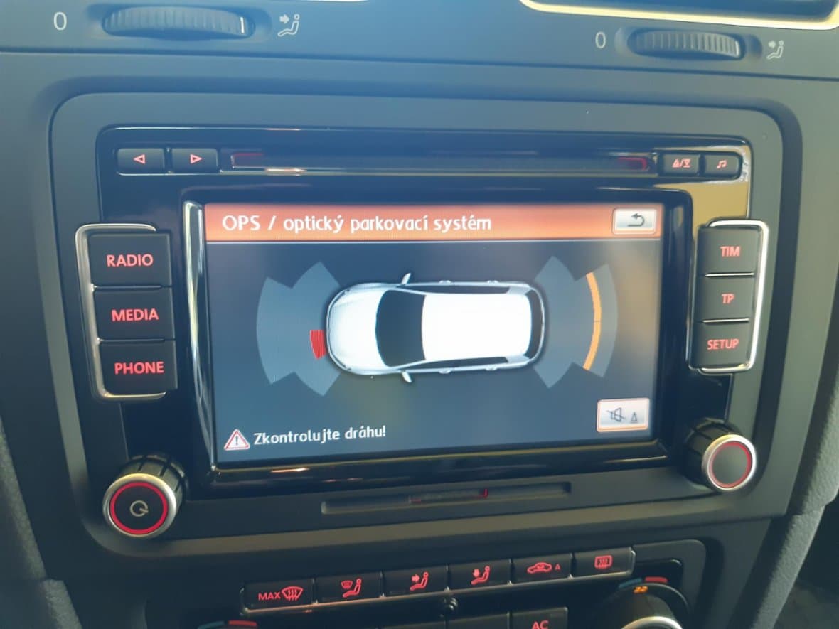 2011 Volkswagen GOLF - 12