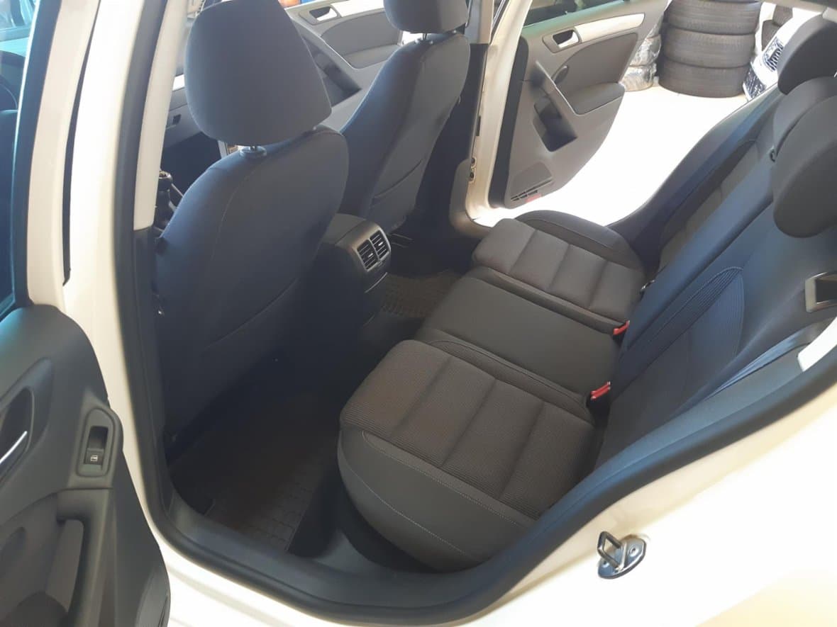 2011 Volkswagen GOLF - 16