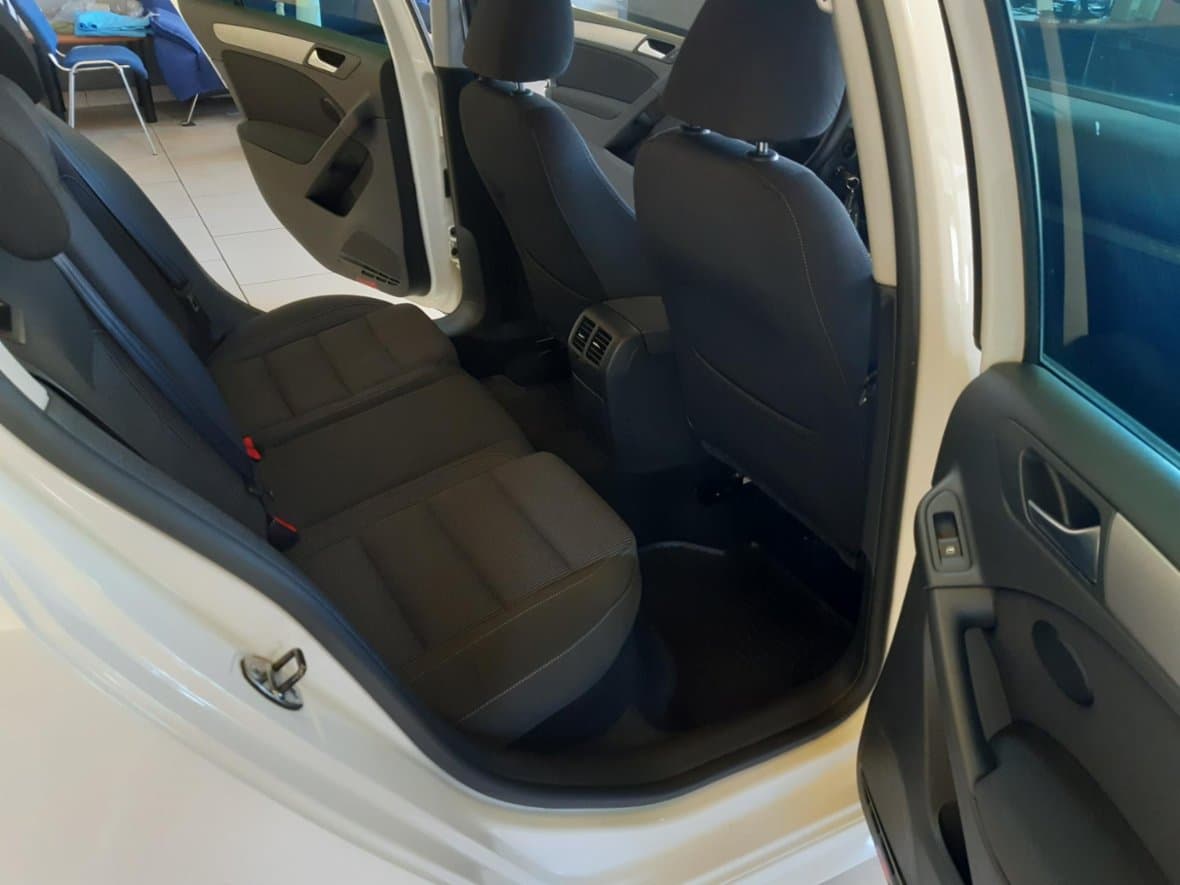 2011 Volkswagen GOLF - 18