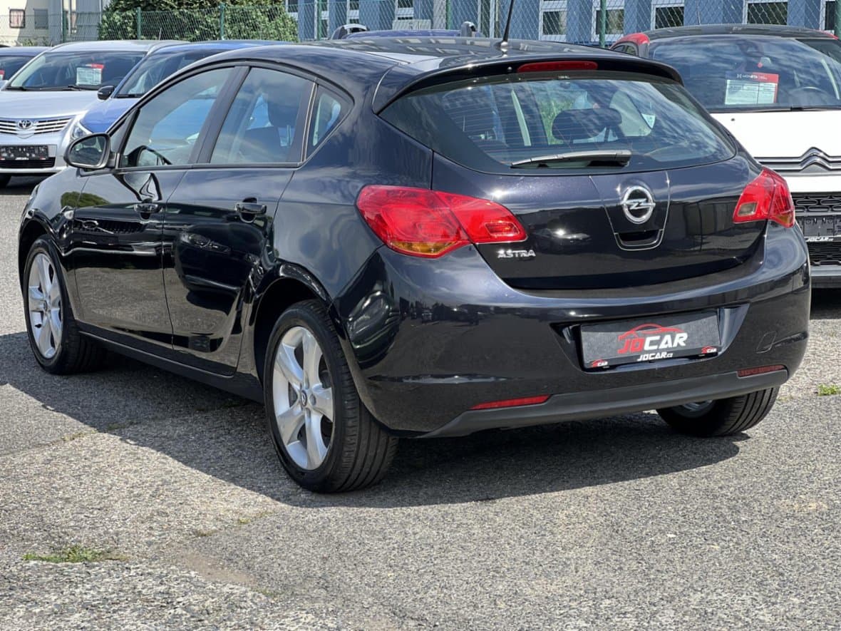 2010 Opel ASTRA - 9