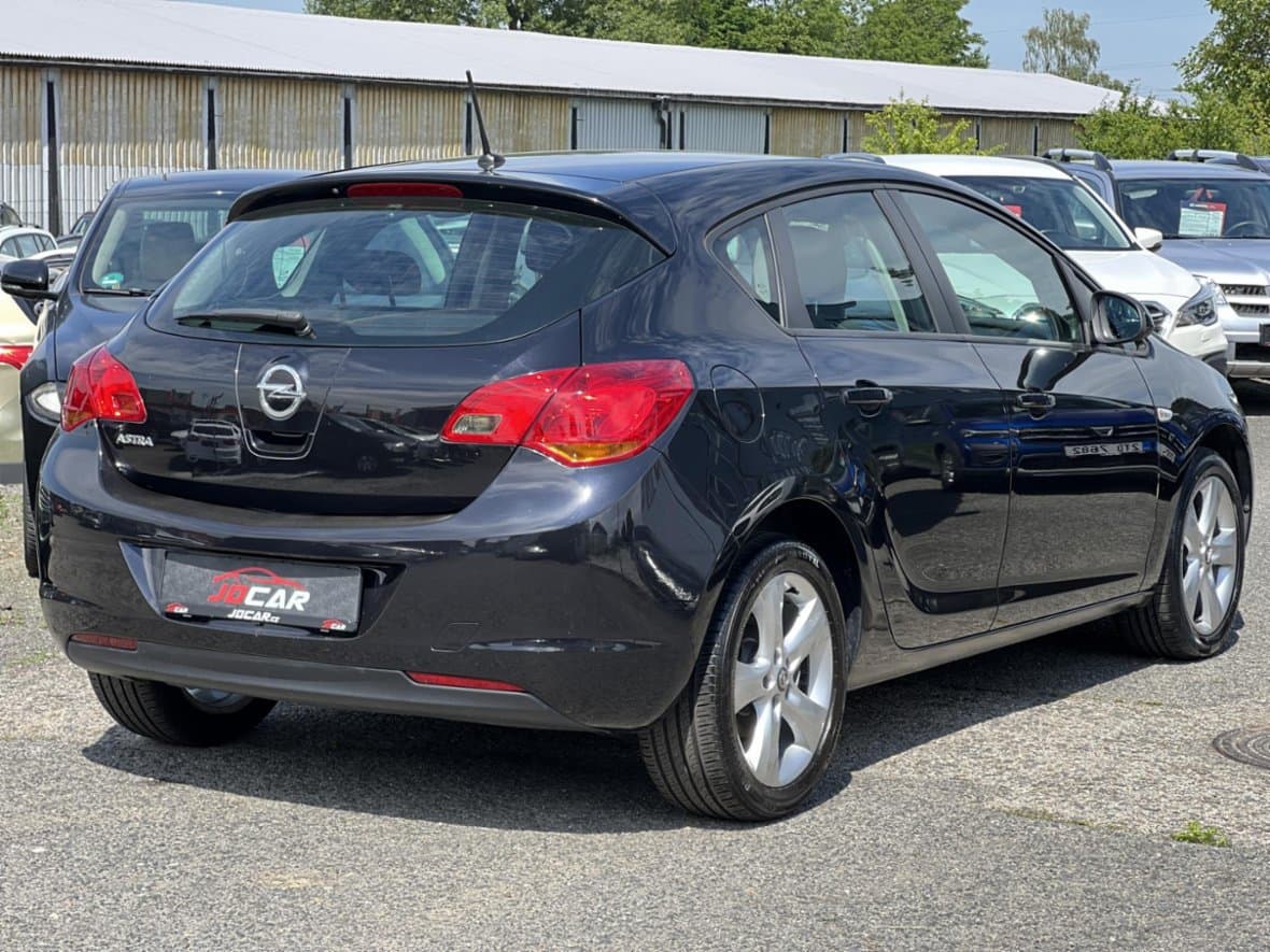 2010 Opel ASTRA - 13