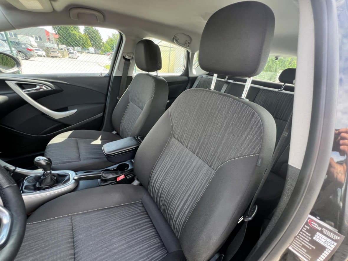 2010 Opel ASTRA - 19