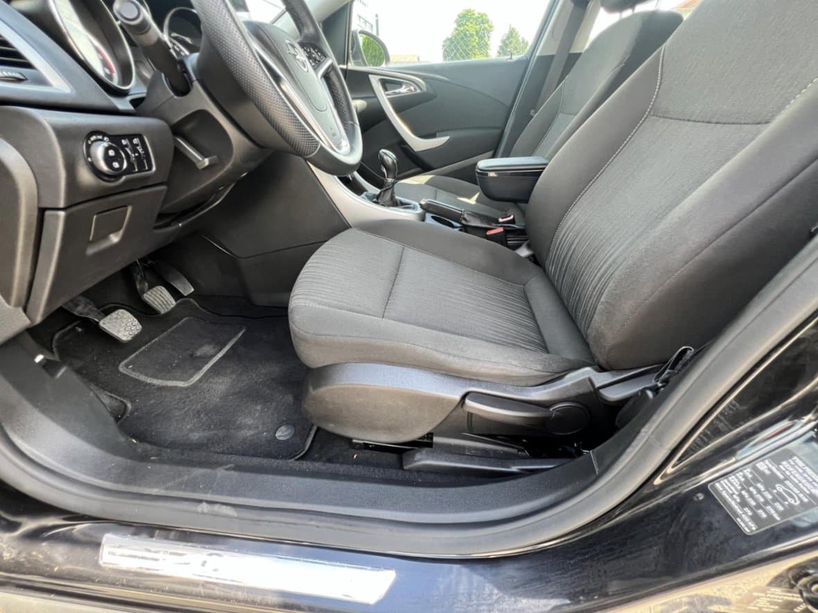 2010 Opel ASTRA - 21