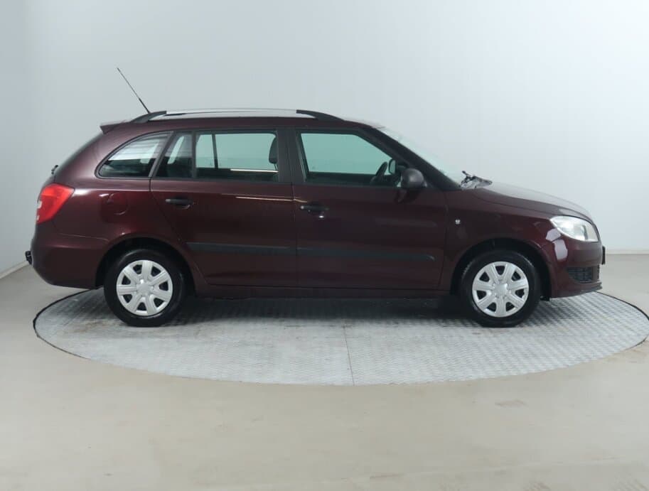 2011 Škoda FABIA - 8