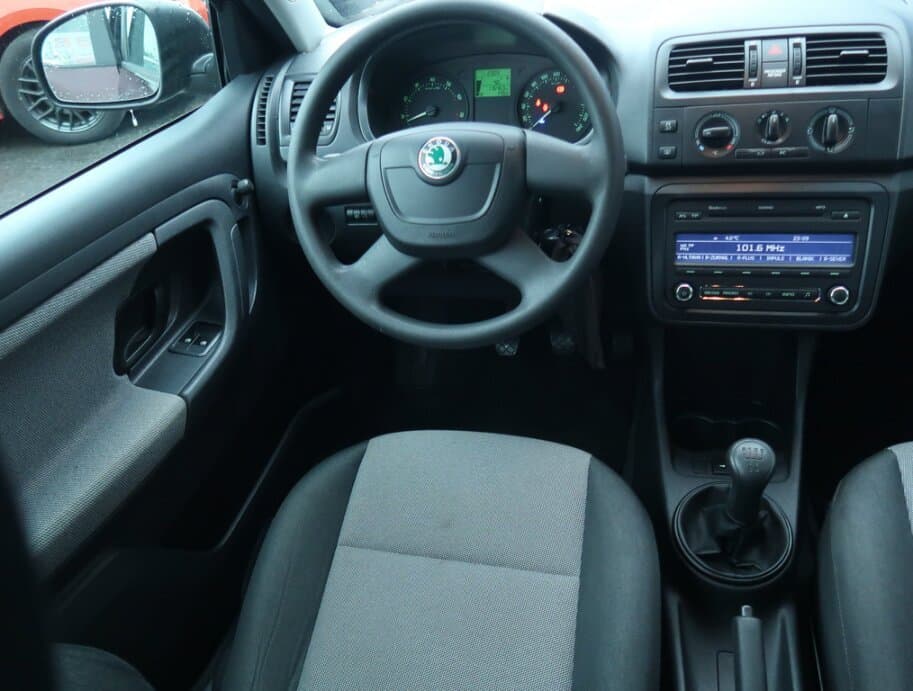 2011 Škoda FABIA - 9