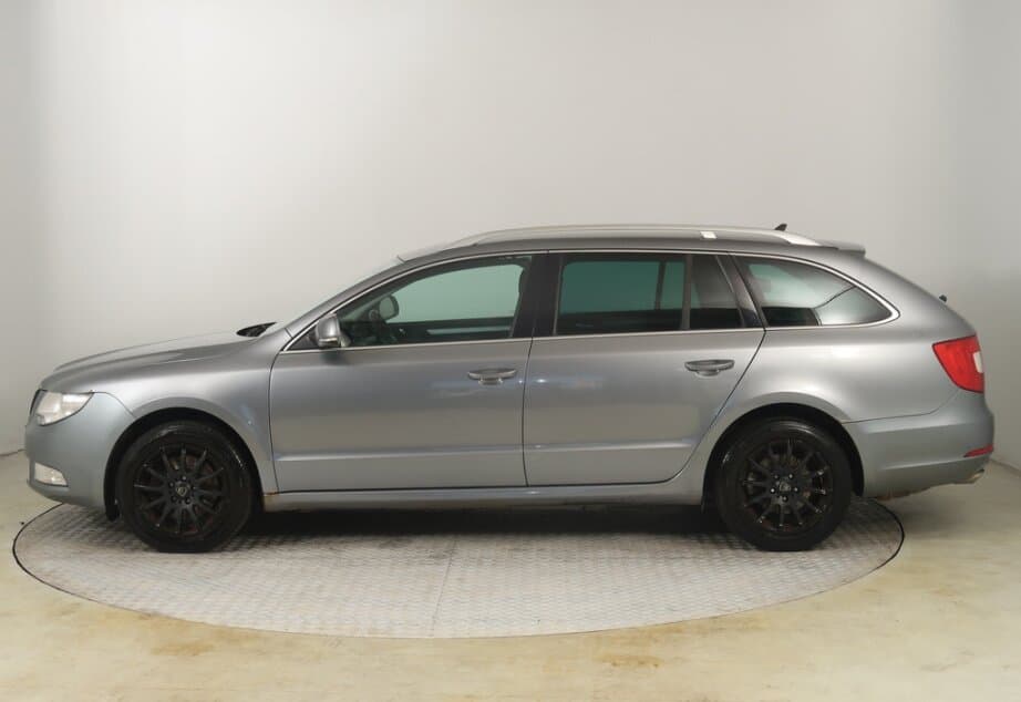 2010 Škoda SUPERB - 4