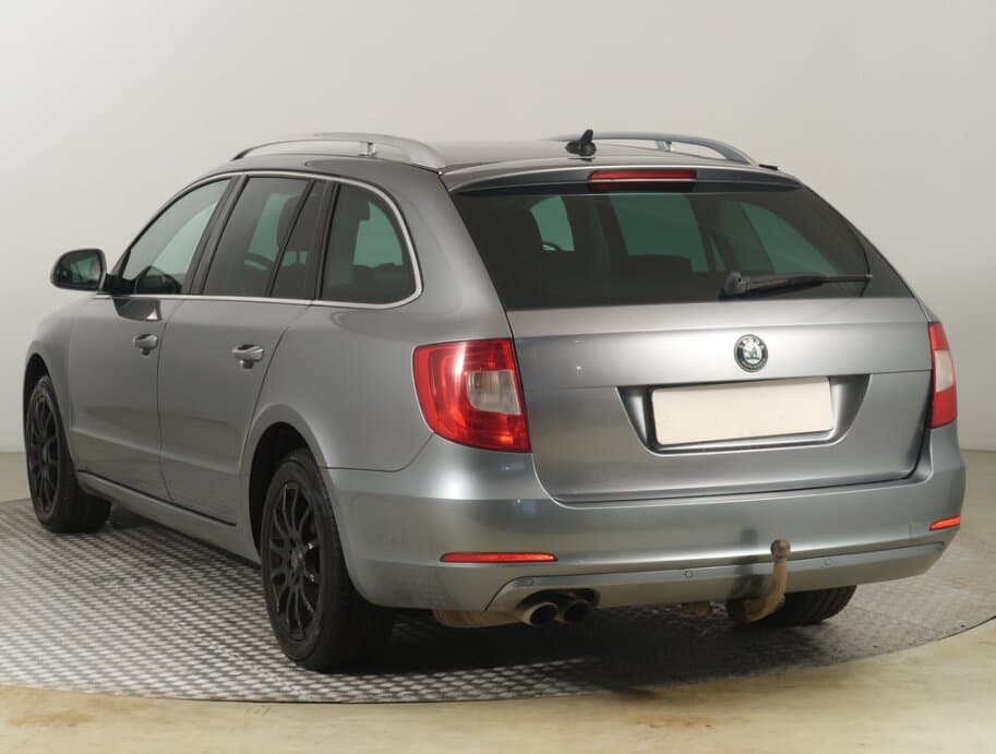 2010 Škoda SUPERB - 5