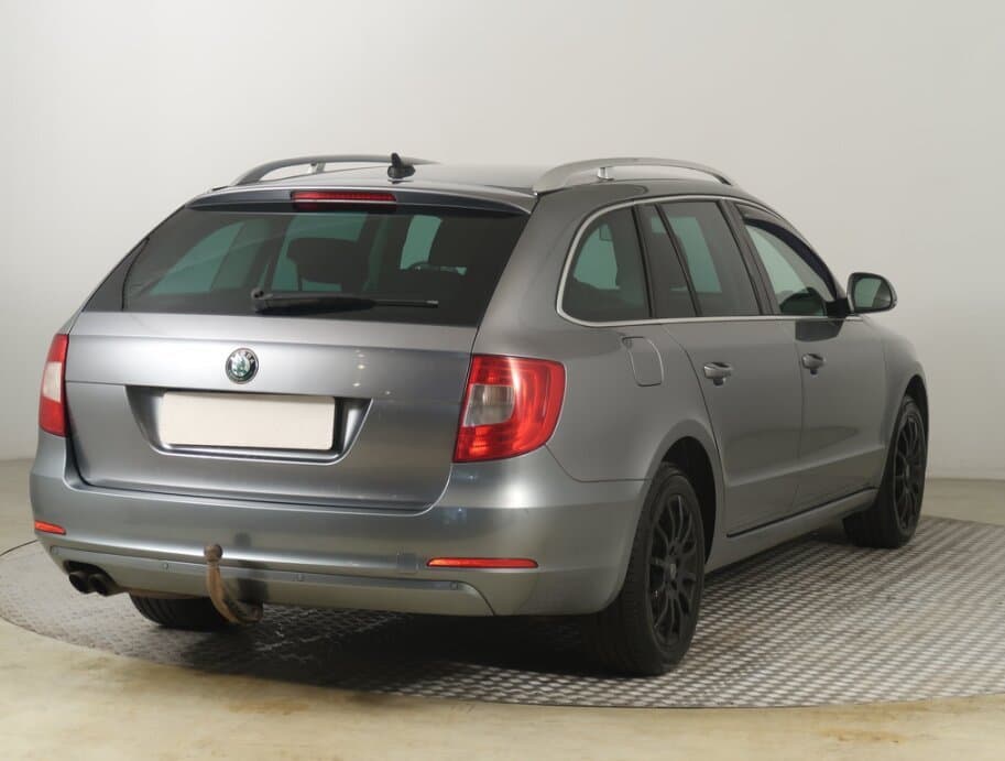 2010 Škoda SUPERB - 7