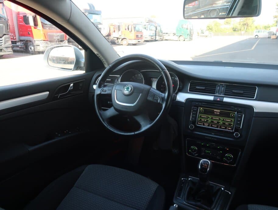 2010 Škoda SUPERB - 9