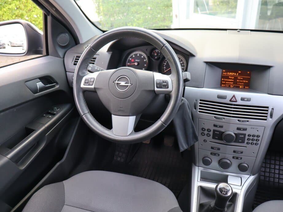 2011 Opel ASTRA - 9