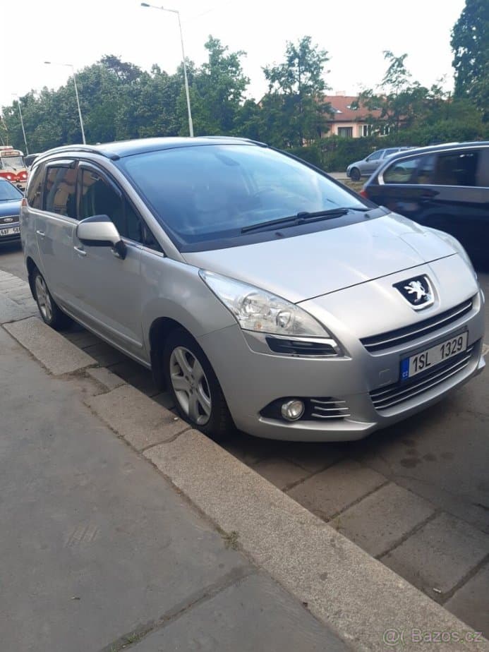 2010 Peugeot 5008